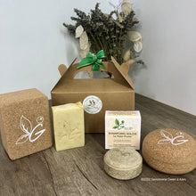 Charger l'image dans la galerie, Coffret cadeau 1Savon+1shampoing+2 écrins en liège savon et shampoing