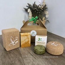 Charger l'image dans la galerie, Coffret cadeau 1Savon+1shampoing+2 écrins en liège savon et shampoing