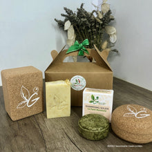 Charger l'image dans la galerie, Coffret cadeau 1Savon+1shampoing+2 écrins en liège savon et shampoing
