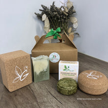Charger l'image dans la galerie, Coffret cadeau 1Savon+1shampoing+2 écrins en liège savon et shampoing