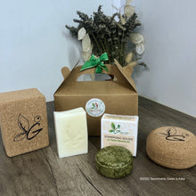 Charger l'image dans la galerie, Coffret cadeau 1Savon+1shampoing+2 écrins en liège savon et shampoing